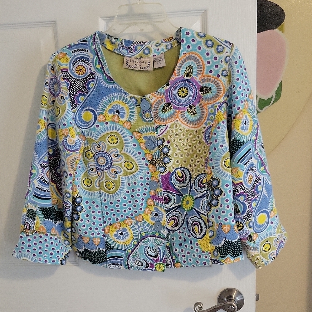 Life Style Petite SzMP Colorful Patterned lined button-down jacket with pockets